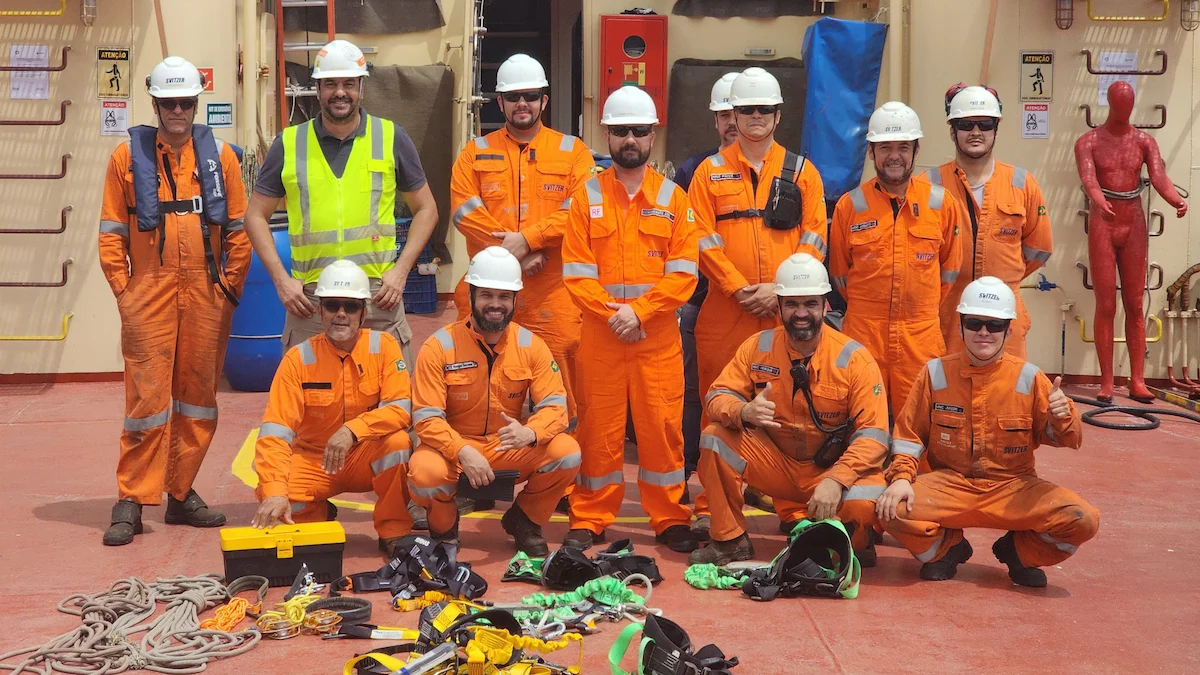Equipe da SVITZER em treinamento de Trabalho em Altura (NR 35) conduzido pela Qualycoorp